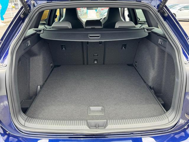 ゴルフヴァリアント eTSI Rライン VW純正ナビ バックカメラ USB接続 Bluetooth接続 スマートフォンワイヤレスチャージャー 後方死角検知機能 TFTデジタルメーター 電動リアゲート Rライン専用インテリア/エクステリア(22枚目)