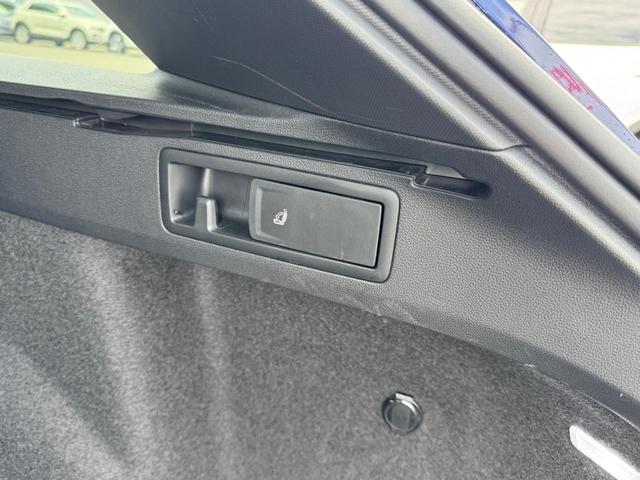 ゴルフヴァリアント eTSI Rライン VW純正ナビ バックカメラ USB接続 Bluetooth接続 スマートフォンワイヤレスチャージャー 後方死角検知機能 TFTデジタルメーター 電動リアゲート Rライン専用インテリア/エクステリア(27枚目)