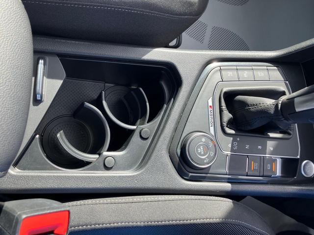 ティグアン TDI 4モーション ハイライン VW認定中古車 ディーゼルエンジン VW純正ナビ バックカメラ サイドカメラ フロントカメラ アラウンドビューモニター USB接続 Bluetooth接続 デジタルメーター 後方死角検知機能(9枚目)
