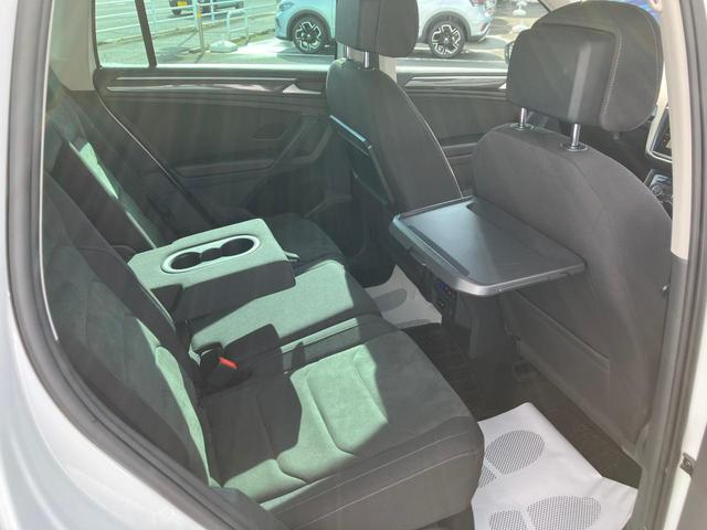 ティグアン TDI 4モーション ハイライン VW認定中古車 ディーゼルエンジン VW純正ナビ バックカメラ サイドカメラ フロントカメラ アラウンドビューモニター USB接続 Bluetooth接続 デジタルメーター 後方死角検知機能(25枚目)