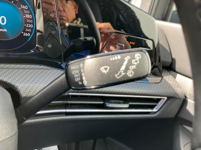 ゴルフ eTSI Rライン VW認定中古車 VW純正ナビ バックカメラ ETC2.0 後方死角検知機能 USB接続 Bluetooth接続 ヘッドアップディスプレイ(29枚目)