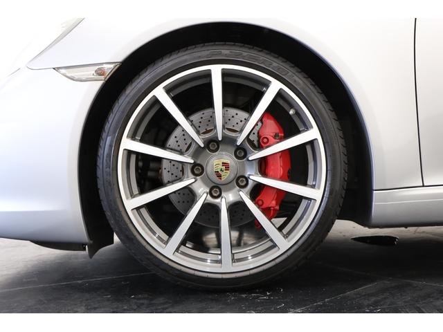 ９１１ ９１１カレラＳ　スポーツクロノ　スポエキ　ＰＤＣＣ　ＰＡＳＭ　ＰＤＫ　ボーズ　電動格納ミラー　有償色　ベージュ革　２０インチクラシックアルミ　スポーツデザインステアリング　純正ＳＤナビ　地デジ　バックカメラ（5枚目）
