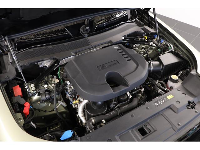 ディフェンダー ９０Ｘ　Ｄ３００　タン／黒ハーフ革　純正２０インチアルミ　エアサス　パノラマルーフ　サイドステップ　ベンチレーター　シートヒーター　ステアリングヒーター　３ゾーンエアコン　空気清浄機　メリディアン　純正ＳＤナビ　ＥＴＣ（6枚目）