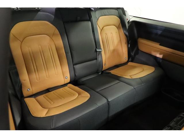 ディフェンダー ９０Ｘ　Ｄ３００　タン／黒ハーフ革　純正２０インチアルミ　エアサス　パノラマルーフ　サイドステップ　ベンチレーター　シートヒーター　ステアリングヒーター　３ゾーンエアコン　空気清浄機　メリディアン　純正ＳＤナビ　ＥＴＣ（9枚目）
