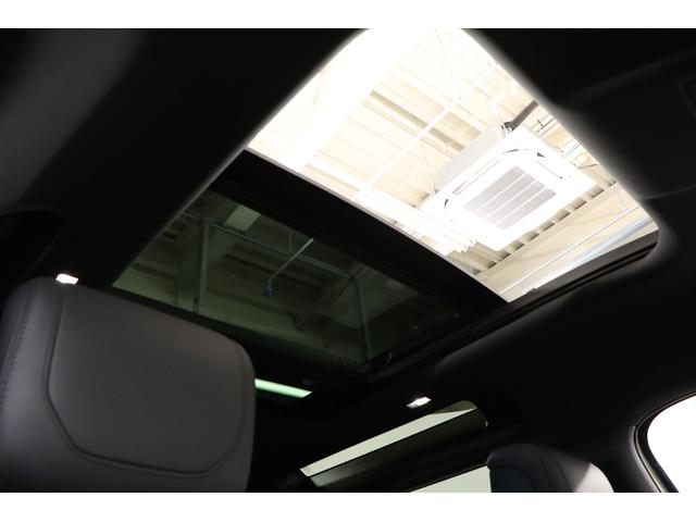 ディフェンダー ９０Ｘ　Ｄ３００　タン／黒ハーフ革　純正２０インチアルミ　エアサス　パノラマルーフ　サイドステップ　ベンチレーター　シートヒーター　ステアリングヒーター　３ゾーンエアコン　空気清浄機　メリディアン　純正ＳＤナビ　ＥＴＣ（10枚目）