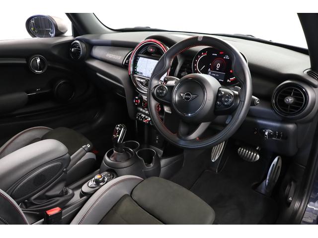 MINI ジョンクーパーワークスGP 1オーナー 世界限定3000台(国内240台限定)専用カラー:レーシンググレーメタリック 専用エンジンチューニング カーボン製リアスポイラー/フェンダー(7枚目)