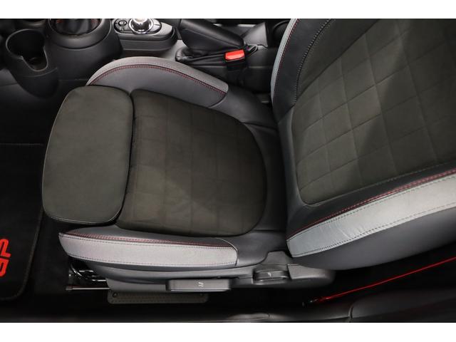 MINI ジョンクーパーワークスGP 1オーナー 世界限定3000台(国内240台限定)専用カラー:レーシンググレーメタリック 専用エンジンチューニング カーボン製リアスポイラー/フェンダー(12枚目)