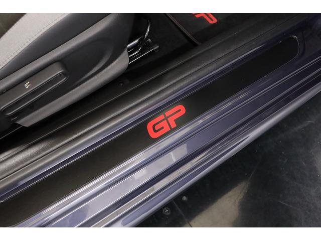 MINI ジョンクーパーワークスGP 1オーナー 世界限定3000台(国内240台限定)専用カラー:レーシンググレーメタリック 専用エンジンチューニング カーボン製リアスポイラー/フェンダー(13枚目)
