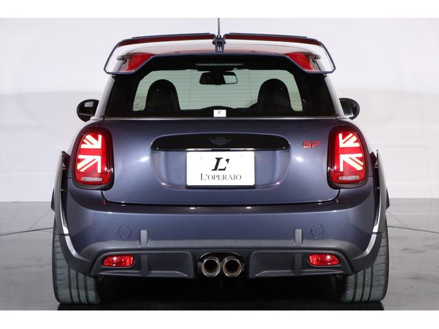 MINI ジョンクーパーワークスGP 1オーナー 世界限定3000台(国内240台限定)専用カラー:レーシンググレーメタリック 専用エンジンチューニング カーボン製リアスポイラー/フェンダー(28枚目)