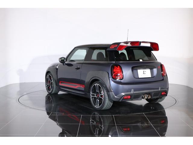 MINI ジョンクーパーワークスGP 1オーナー 世界限定3000台(国内240台限定)専用カラー:レーシンググレーメタリック 専用エンジンチューニング カーボン製リアスポイラー/フェンダー(33枚目)