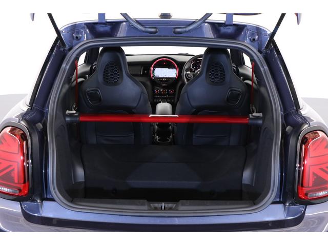 MINI ジョンクーパーワークスGP 1オーナー 世界限定3000台(国内240台限定)専用カラー:レーシンググレーメタリック 専用エンジンチューニング カーボン製リアスポイラー/フェンダー(39枚目)