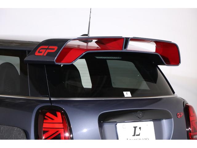 MINI ジョンクーパーワークスGP 1オーナー 世界限定3000台(国内240台限定)専用カラー:レーシンググレーメタリック 専用エンジンチューニング カーボン製リアスポイラー/フェンダー(48枚目)