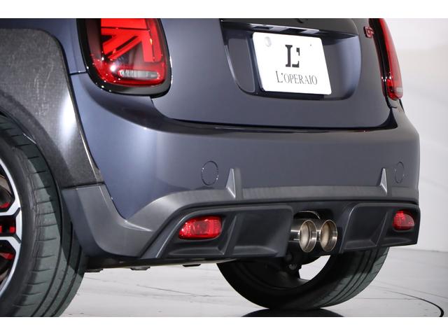 MINI ジョンクーパーワークスGP 1オーナー 世界限定3000台(国内240台限定)専用カラー:レーシンググレーメタリック 専用エンジンチューニング カーボン製リアスポイラー/フェンダー(50枚目)