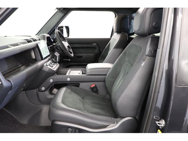 ディフェンダー ９０Ｖ８カルパチアンエディション　Ｐ５２５　１オーナー　エアサス　パノラマルーフ　ベンチレーター　クーラーボックス　（新車保証継承令和９年１月）（13枚目）