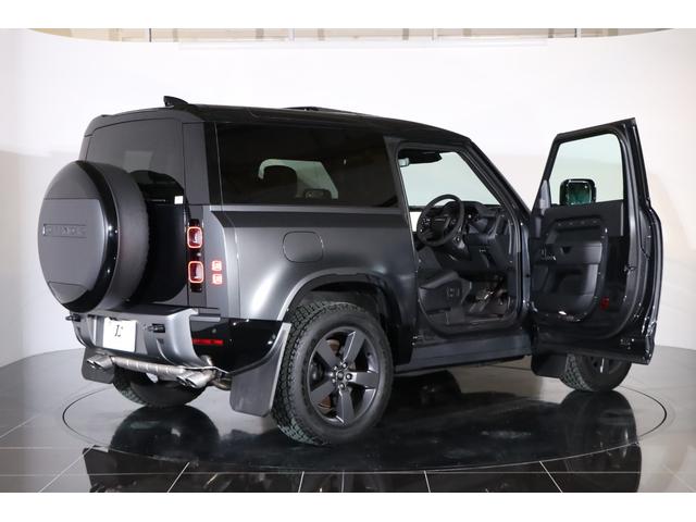 ディフェンダー ９０Ｖ８カルパチアンエディション　Ｐ５２５　１オーナー　エアサス　パノラマルーフ　ベンチレーター　クーラーボックス　（新車保証継承令和９年１月）（42枚目）