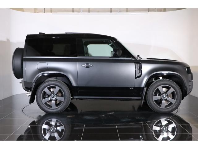 ディフェンダー ９０Ｖ８カルパチアンエディション　Ｐ５２５　１オーナー　エアサス　パノラマルーフ　ベンチレーター　クーラーボックス　（新車保証継承令和９年１月）（50枚目）