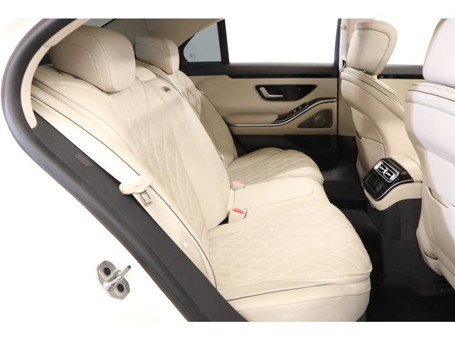 Ｓクラス Ｓ４００ｄ　４マチック　ＡＭＧラインパッケージ　Ｓ４００ｄ　４マチック　ＡＭＧラインＰＫＧ　パノラマルーフ　マキアートベージュレザー　レザーエクスクルーシブＰＫＧ　ドライバーズＰＫＧ　ベーシックＰＫＧ　（新車保証継承令和８年５月）（17枚目）