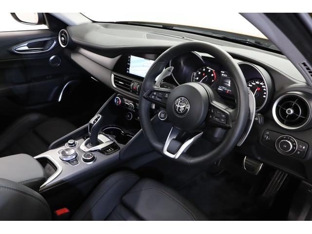 ジュリア ＧＴ　ジュニア　限定９９台　純正１９インチアルミ　アクティブサス　ＬＳＤ　キセノン　サンルーフ　前後シートヒーター　ステアリングヒーター　パドルシフト　ハーマンカードン　純正ＳＤナビ　バックカメラ　ＥＴＣ（6枚目）