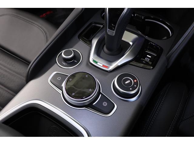 ジュリア ＧＴ　ジュニア　限定９９台　純正１９インチアルミ　アクティブサス　ＬＳＤ　キセノン　サンルーフ　前後シートヒーター　ステアリングヒーター　パドルシフト　ハーマンカードン　純正ＳＤナビ　バックカメラ　ＥＴＣ（43枚目）