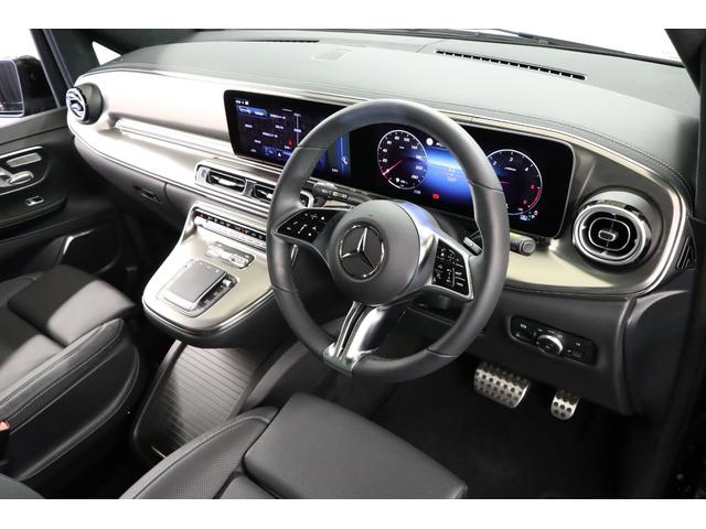 Ｖクラス Ｖ２２０ｄエクスクルーシブロングプラチナスイート　１オーナー　現　行　型　パノラマルーフ　　エクスクルーシブグリル　アルミトリム　ステアリングヒーター　２列目エクスクルーシブシート　リアテーブル　フットレスト　ＭＩＣＲＯＣＵＴルーフライナー（6枚目）