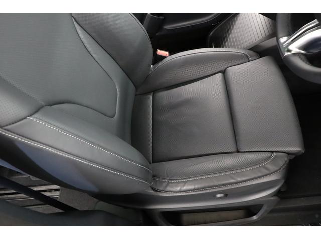 Ｖクラス Ｖ２２０ｄエクスクルーシブロングプラチナスイート　１オーナー　現　行　型　パノラマルーフ　　エクスクルーシブグリル　アルミトリム　ステアリングヒーター　２列目エクスクルーシブシート　リアテーブル　フットレスト　ＭＩＣＲＯＣＵＴルーフライナー（7枚目）