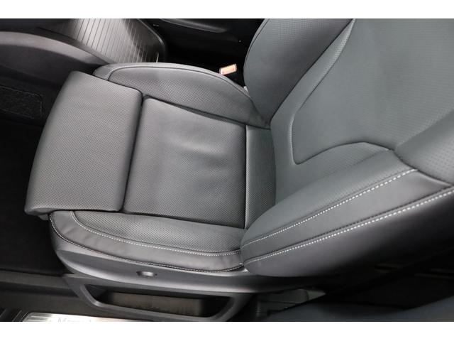 Ｖクラス Ｖ２２０ｄエクスクルーシブロングプラチナスイート　１オーナー　現　行　型　パノラマルーフ　　エクスクルーシブグリル　アルミトリム　ステアリングヒーター　２列目エクスクルーシブシート　リアテーブル　フットレスト　ＭＩＣＲＯＣＵＴルーフライナー（10枚目）