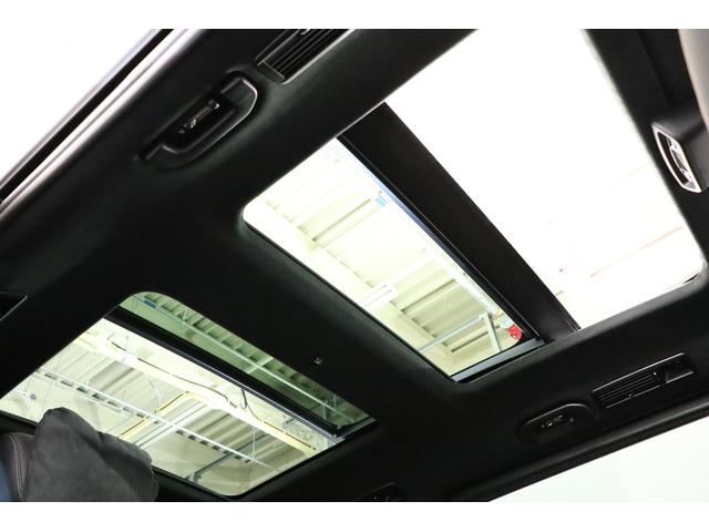 Ｖクラス Ｖ２２０ｄエクスクルーシブロングプラチナスイート　１オーナー　現　行　型　パノラマルーフ　　エクスクルーシブグリル　アルミトリム　ステアリングヒーター　２列目エクスクルーシブシート　リアテーブル　フットレスト　ＭＩＣＲＯＣＵＴルーフライナー（14枚目）