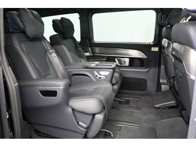 Ｖクラス Ｖ２２０ｄエクスクルーシブロングプラチナスイート　１オーナー　現　行　型　パノラマルーフ　　エクスクルーシブグリル　アルミトリム　ステアリングヒーター　２列目エクスクルーシブシート　リアテーブル　フットレスト　ＭＩＣＲＯＣＵＴルーフライナー（17枚目）