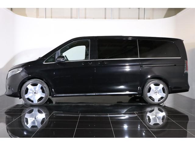 Ｖクラス Ｖ２２０ｄエクスクルーシブロングプラチナスイート　１オーナー　現　行　型　パノラマルーフ　　エクスクルーシブグリル　アルミトリム　ステアリングヒーター　２列目エクスクルーシブシート　リアテーブル　フットレスト　ＭＩＣＲＯＣＵＴルーフライナー（44枚目）