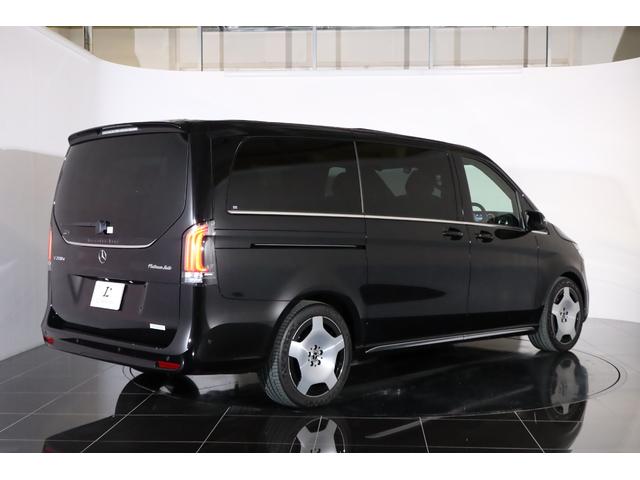 Ｖクラス Ｖ２２０ｄエクスクルーシブロングプラチナスイート　１オーナー　現　行　型　パノラマルーフ　　エクスクルーシブグリル　アルミトリム　ステアリングヒーター　２列目エクスクルーシブシート　リアテーブル　フットレスト　ＭＩＣＲＯＣＵＴルーフライナー（46枚目）