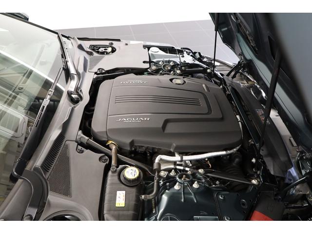 Ｆタイプ Ｒ－ダイナミック　クーペ　２０２１年モデル　固定ガラスルーフ　ブリティッシュレーシンググリーン　ホワイトレザー　メリディアンサウンド　スイッチャブルアクティブエキゾースト　パワーテールゲート（7枚目）