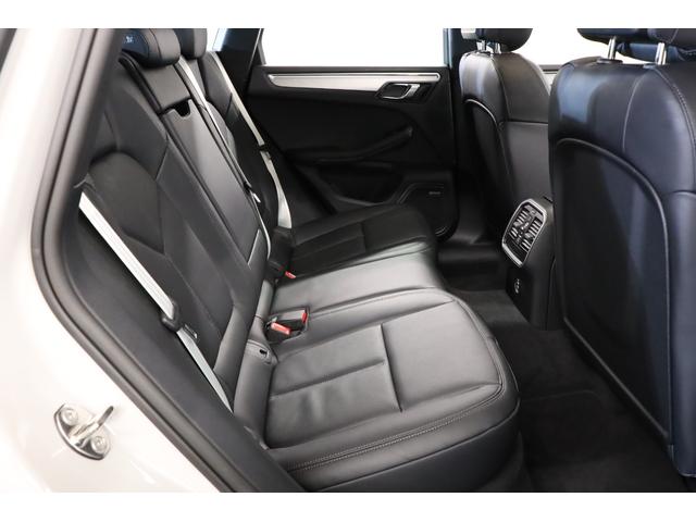 マカン マカンS 1オーナー 有償色:クレヨン OP220 スポクロ スポエグ パノラマルーフ BOSEサウンド PASMエアサス ベンチレーター パワステプラス GTステア (新車保証継承令和10年6月)(21枚目)