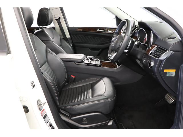 ＧＬＳ ＧＬＳ３５０ｄ　４マチックスポーツ　有償色ダイヤモンドホワイト　社外パナメリカーナグリル（純正グリル有）　ルーフレール／サイドウインドトリム　一　部　マットブラックラッピング　２１インチＡＷ　パノラマルーフ（2枚目）