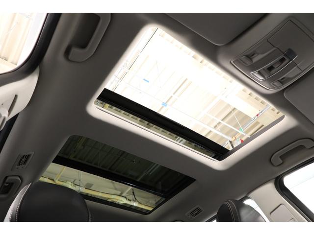 ＧＬＳ ＧＬＳ３５０ｄ　４マチックスポーツ　有償色ダイヤモンドホワイト　社外パナメリカーナグリル（純正グリル有）　ルーフレール／サイドウインドトリム　一　部　マットブラックラッピング　２１インチＡＷ　パノラマルーフ（3枚目）