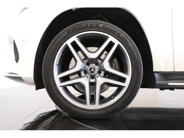 ＧＬＳ ＧＬＳ３５０ｄ　４マチックスポーツ　有償色ダイヤモンドホワイト　社外パナメリカーナグリル（純正グリル有）　ルーフレール／サイドウインドトリム　一　部　マットブラックラッピング　２１インチＡＷ　パノラマルーフ（5枚目）