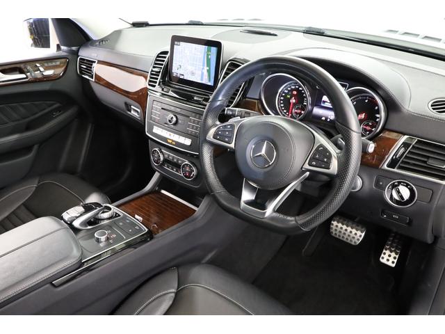 ＧＬＳ ＧＬＳ３５０ｄ　４マチックスポーツ　有償色ダイヤモンドホワイト　社外パナメリカーナグリル（純正グリル有）　ルーフレール／サイドウインドトリム　一　部　マットブラックラッピング　２１インチＡＷ　パノラマルーフ（7枚目）