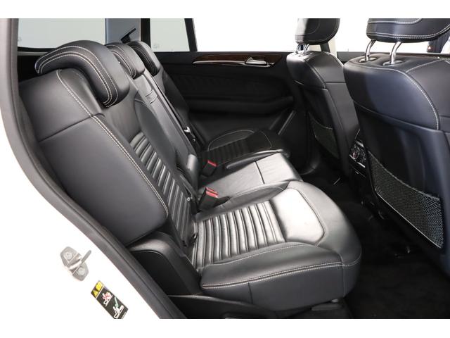 ＧＬＳ ＧＬＳ３５０ｄ　４マチックスポーツ　有償色ダイヤモンドホワイト　社外パナメリカーナグリル（純正グリル有）　ルーフレール／サイドウインドトリム　一　部　マットブラックラッピング　２１インチＡＷ　パノラマルーフ（10枚目）