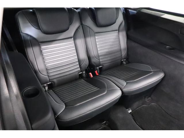 ＧＬＳ ＧＬＳ３５０ｄ　４マチックスポーツ　有償色ダイヤモンドホワイト　社外パナメリカーナグリル（純正グリル有）　ルーフレール／サイドウインドトリム　一　部　マットブラックラッピング　２１インチＡＷ　パノラマルーフ（12枚目）