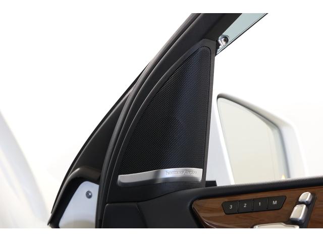 ＧＬＳ ＧＬＳ３５０ｄ　４マチックスポーツ　有償色ダイヤモンドホワイト　社外パナメリカーナグリル（純正グリル有）　ルーフレール／サイドウインドトリム　一　部　マットブラックラッピング　２１インチＡＷ　パノラマルーフ（15枚目）