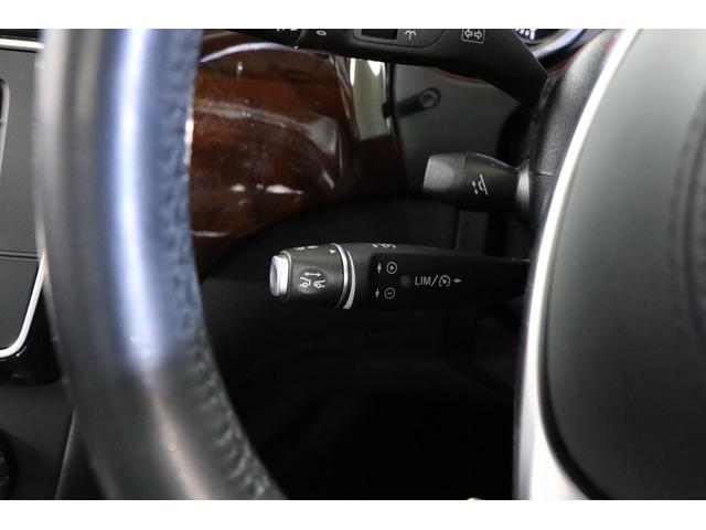 ＧＬＳ ＧＬＳ３５０ｄ　４マチックスポーツ　有償色ダイヤモンドホワイト　社外パナメリカーナグリル（純正グリル有）　ルーフレール／サイドウインドトリム　一　部　マットブラックラッピング　２１インチＡＷ　パノラマルーフ（16枚目）