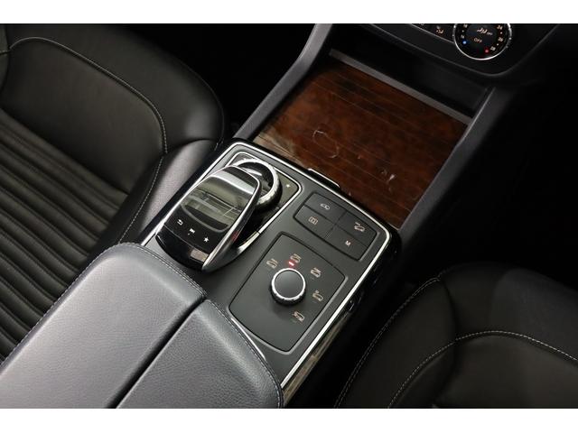 ＧＬＳ ＧＬＳ３５０ｄ　４マチックスポーツ　有償色ダイヤモンドホワイト　社外パナメリカーナグリル（純正グリル有）　ルーフレール／サイドウインドトリム　一　部　マットブラックラッピング　２１インチＡＷ　パノラマルーフ（23枚目）