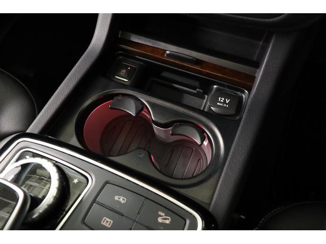 ＧＬＳ ＧＬＳ３５０ｄ　４マチックスポーツ　有償色ダイヤモンドホワイト　社外パナメリカーナグリル（純正グリル有）　ルーフレール／サイドウインドトリム　一　部　マットブラックラッピング　２１インチＡＷ　パノラマルーフ（25枚目）