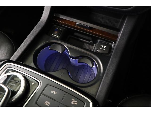 ＧＬＳ ＧＬＳ３５０ｄ　４マチックスポーツ　有償色ダイヤモンドホワイト　社外パナメリカーナグリル（純正グリル有）　ルーフレール／サイドウインドトリム　一　部　マットブラックラッピング　２１インチＡＷ　パノラマルーフ（26枚目）