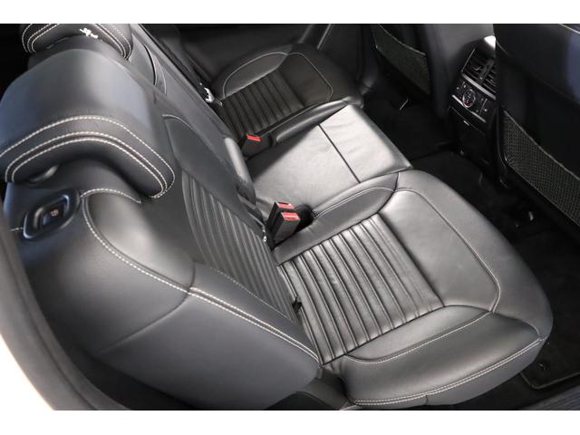 ＧＬＳ ＧＬＳ３５０ｄ　４マチックスポーツ　有償色ダイヤモンドホワイト　社外パナメリカーナグリル（純正グリル有）　ルーフレール／サイドウインドトリム　一　部　マットブラックラッピング　２１インチＡＷ　パノラマルーフ（48枚目）