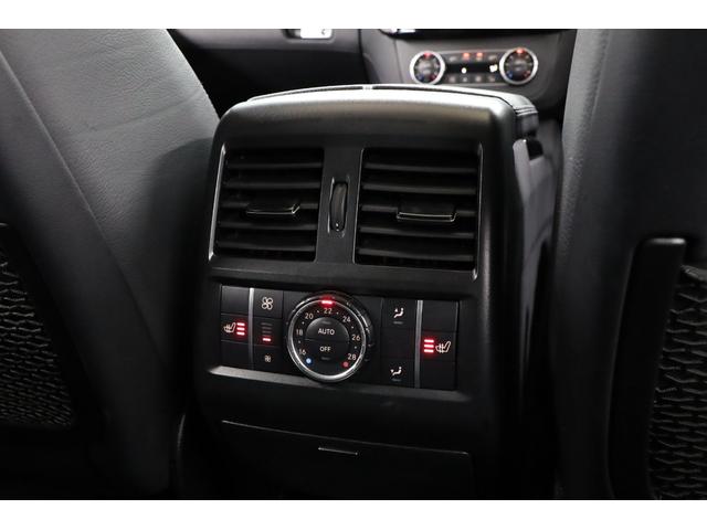 ＧＬＳ ＧＬＳ３５０ｄ　４マチックスポーツ　有償色ダイヤモンドホワイト　社外パナメリカーナグリル（純正グリル有）　ルーフレール／サイドウインドトリム　一　部　マットブラックラッピング　２１インチＡＷ　パノラマルーフ（49枚目）