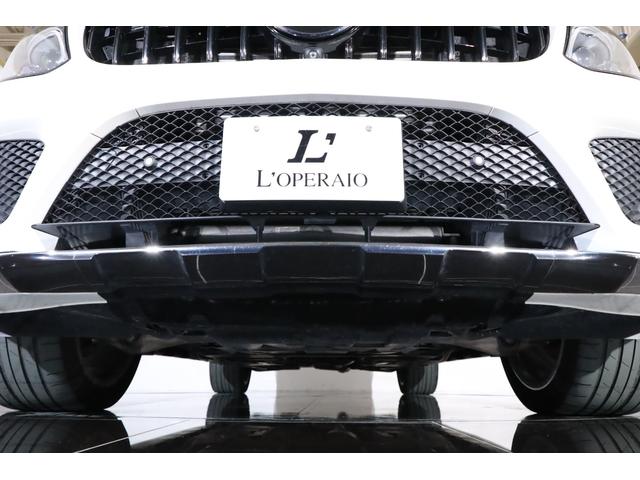 ＧＬＳ ＧＬＳ３５０ｄ　４マチックスポーツ　有償色ダイヤモンドホワイト　社外パナメリカーナグリル（純正グリル有）　ルーフレール／サイドウインドトリム　一　部　マットブラックラッピング　２１インチＡＷ　パノラマルーフ（51枚目）