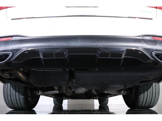 ＧＬＳ ＧＬＳ３５０ｄ　４マチックスポーツ　有償色ダイヤモンドホワイト　社外パナメリカーナグリル（純正グリル有）　ルーフレール／サイドウインドトリム　一　部　マットブラックラッピング　２１インチＡＷ　パノラマルーフ（53枚目）