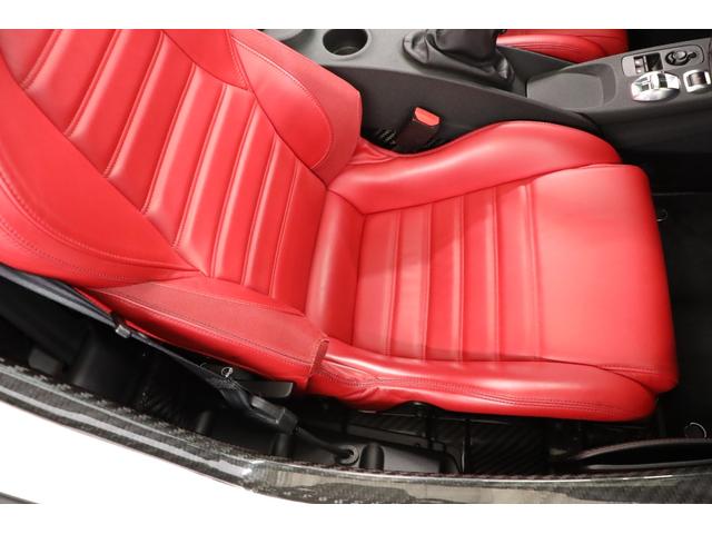 ４Ｃスパイダー ベースグレード　スポーツＰＫＧ　スポーツエキゾーストシステム　スポーツサスペンション　１８／１９インチ５ホールガンメタリックホイール　レザーＰＫＧ（7枚目）