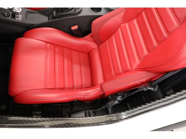 ４Ｃスパイダー ベースグレード　スポーツＰＫＧ　スポーツエキゾーストシステム　スポーツサスペンション　１８／１９インチ５ホールガンメタリックホイール　レザーＰＫＧ（8枚目）