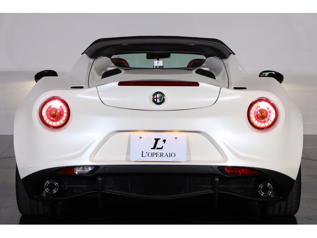 ４Ｃスパイダー ベースグレード　スポーツＰＫＧ　スポーツエキゾーストシステム　スポーツサスペンション　１８／１９インチ５ホールガンメタリックホイール　レザーＰＫＧ（24枚目）